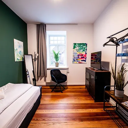 4 Hochwertig Saniertes Cityapartment Ruhig Gelegen דירה *