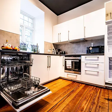 4 Hochwertig Saniertes Cityapartment Ruhig Gelegen شقة *
