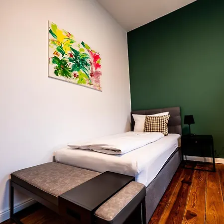 4 Hochwertig Saniertes Cityapartment Ruhig Gelegen *