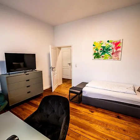 4 Hochwertig Saniertes Cityapartment Ruhig Gelegen דירה *