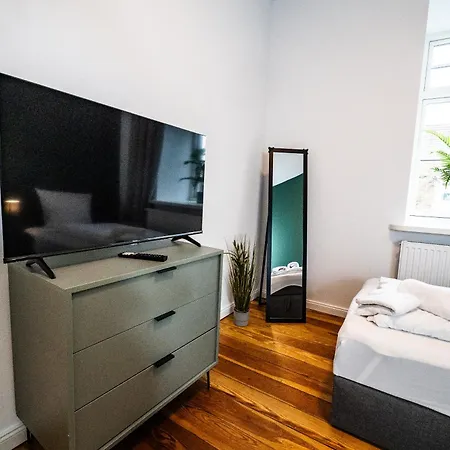 4 Hochwertig Saniertes Cityapartment Ruhig Gelegen شقة *