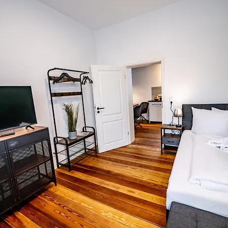 דירה 4 Hochwertig Saniertes Cityapartment Ruhig Gelegen ברונסבוטל