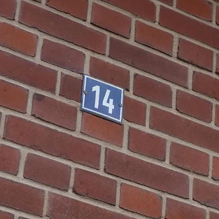 4 Hochwertig Saniertes Cityapartment Ruhig Gelegen דירה