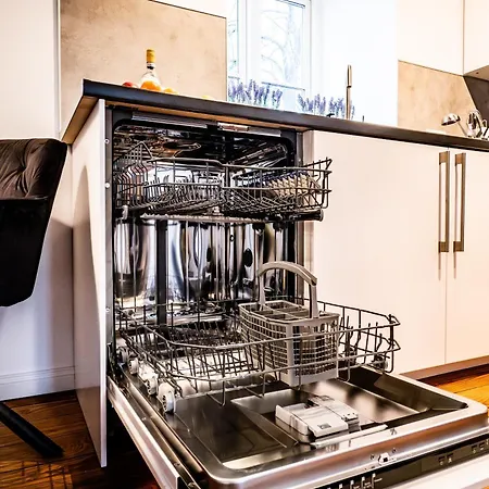 4 Hochwertig Saniertes Cityapartment Ruhig Gelegen דירה *