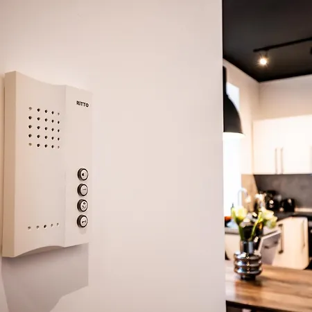 4 Hochwertig Saniertes Cityapartment Ruhig Gelegen *