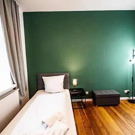 4 Hochwertig Saniertes Cityapartment Ruhig Gelegen דירה *